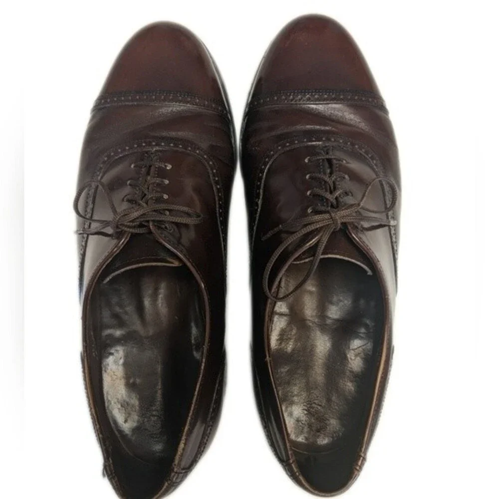 Vintage men's all-leather tie dress shoe brown with black soles - size 8